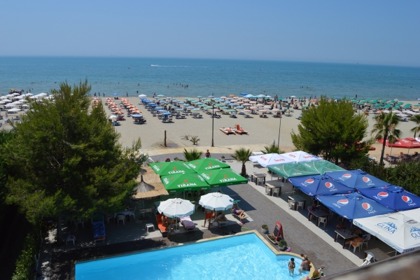 HOTEL OAZ (Kryemëdhej)